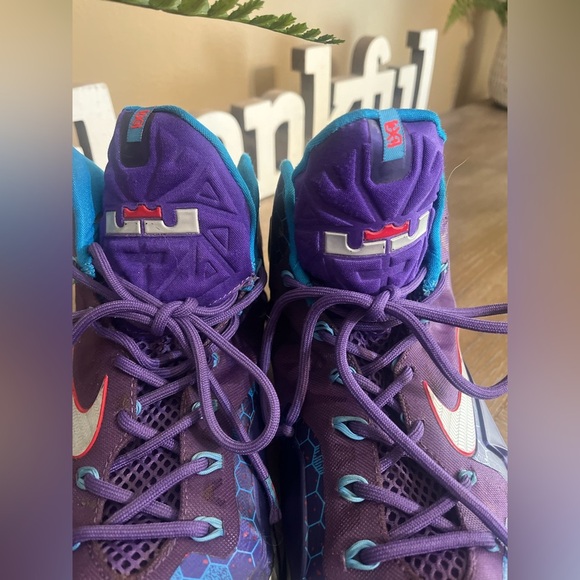 Nike LeBron 11 Summit Lake Hornets
616175 500 Men\'s Size 13 Pre-owned main image 6